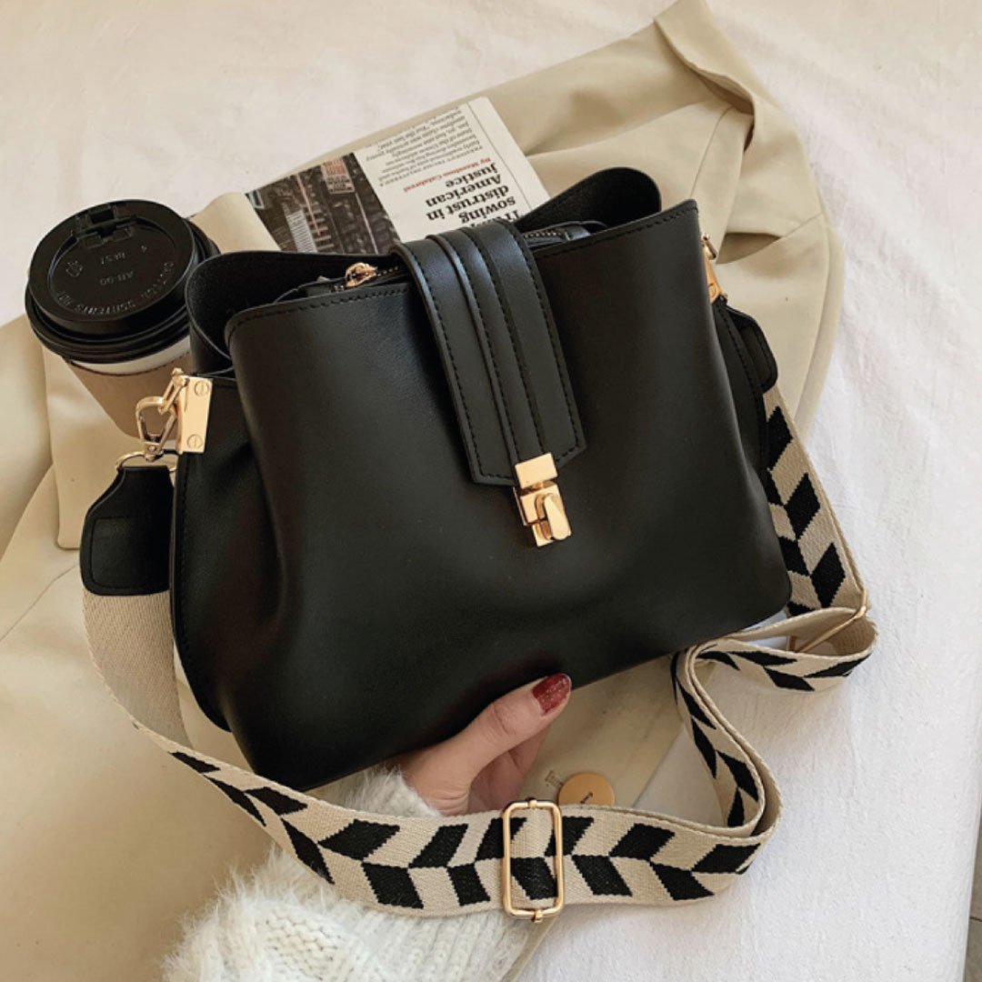 Women's Handbags & Clothing