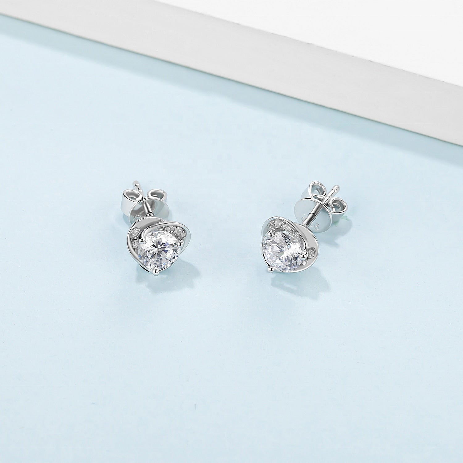 Heart Moissanite Diamond Earrings 925 Sterling Silver Jewellery Statement Stud Earrings For Women Fine Jewelry